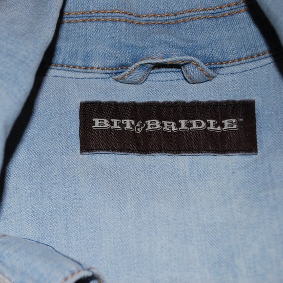 NWT Denim Vest with Crochet lace detail on back - Picture 4 of 4